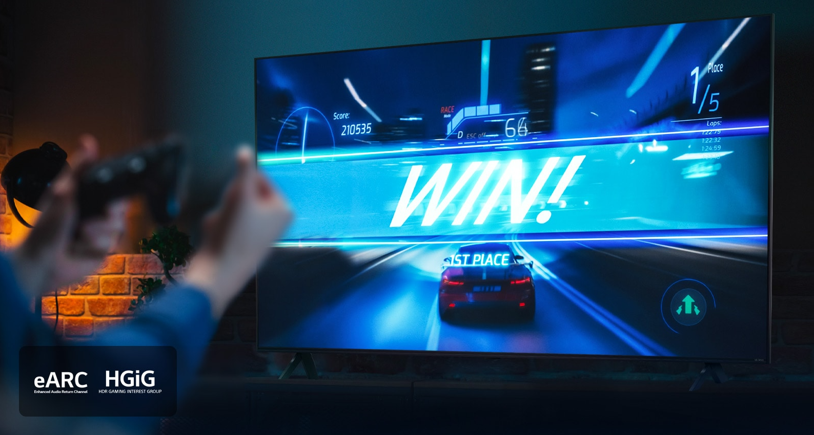 Experiencia de juego en TV LG 43LR6700PSA con tecnologías eARC y HGiG para gráficos y sonido inmersivos.
