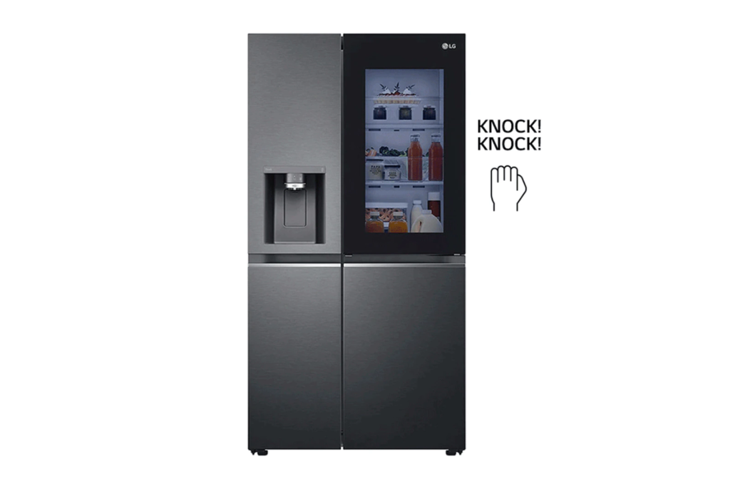 Refrigeradora LG Side by Side VS25XHWCB con panel negro InstaView iluminado tras dos toques.