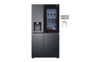 Refrigeradora LG Side by Side VS25XHWCB con panel negro InstaView iluminado tras dos toques.